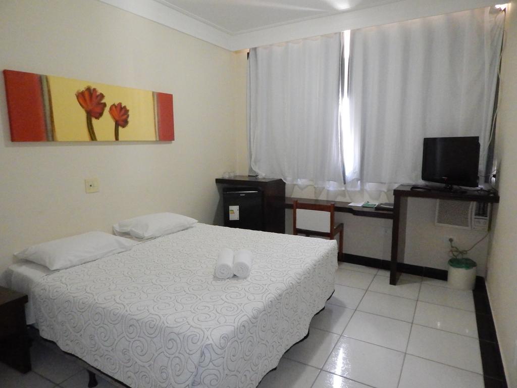 Hotel Monte Rey Montes Claros Zewnętrze zdjęcie