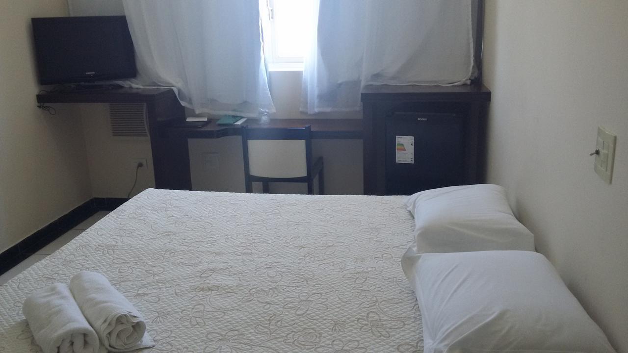 Hotel Monte Rey Montes Claros Zewnętrze zdjęcie