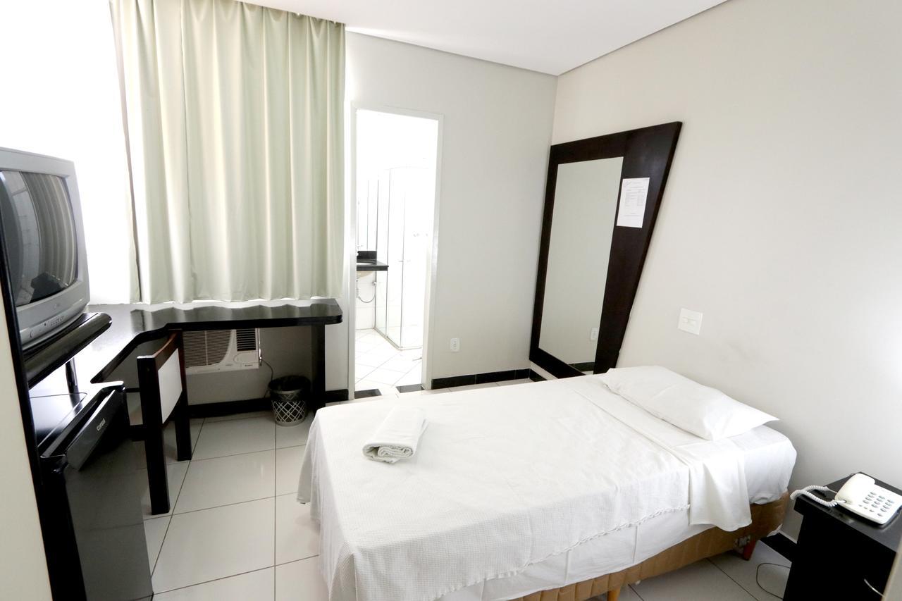 Hotel Monte Rey Montes Claros Zewnętrze zdjęcie