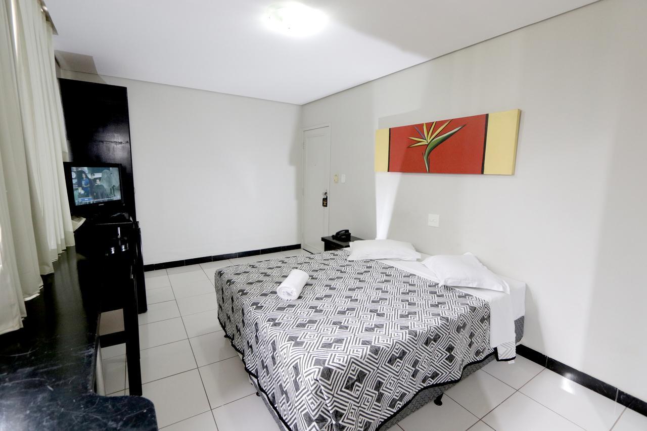 Hotel Monte Rey Montes Claros Zewnętrze zdjęcie