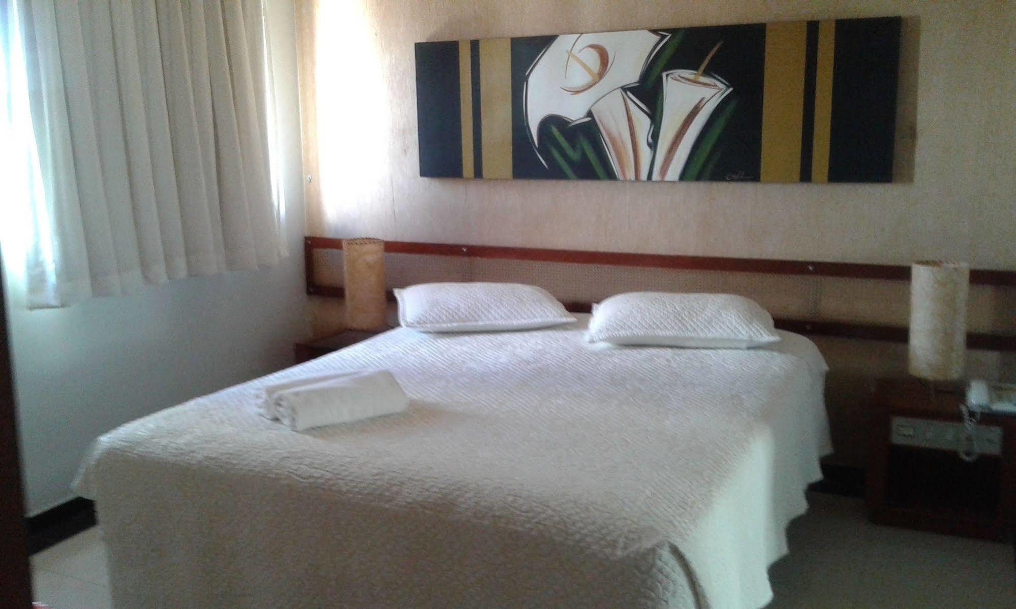 Hotel Monte Rey Montes Claros Zewnętrze zdjęcie